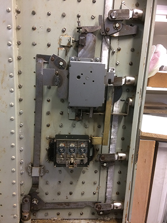 Intervention sur le système de serrure de porte d'un coffre-fort : Ouverture suite à la perte des clés
